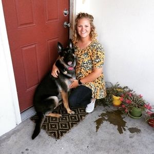 Meet your Posher, Alexis